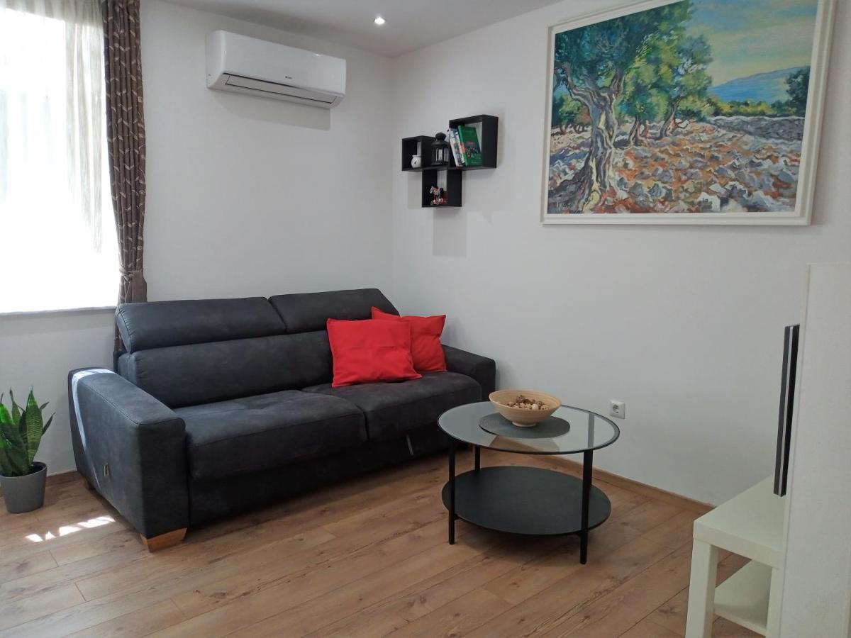 Oliva 4 Stars Apartment Загреб Екстериор снимка