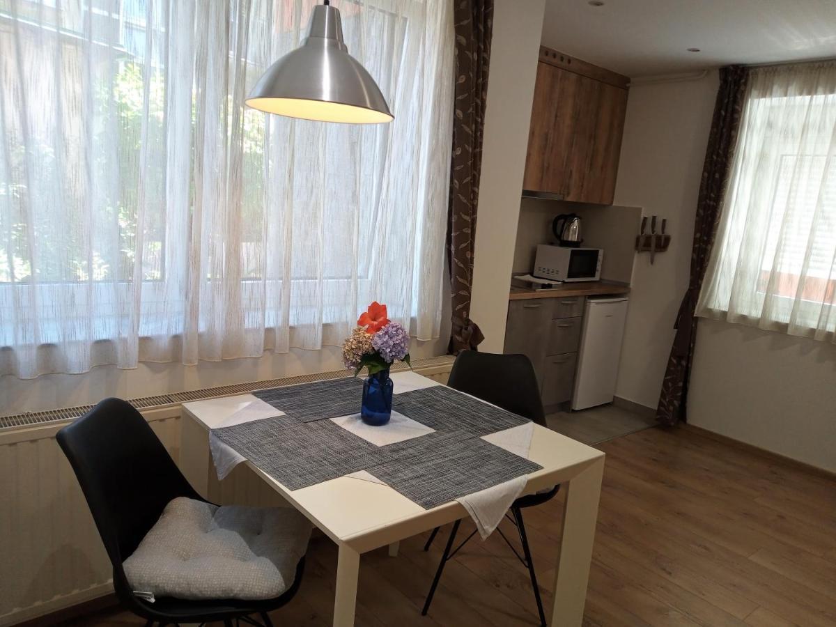 Oliva 4 Stars Apartment Загреб Екстериор снимка