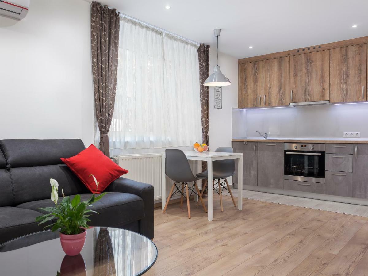 Oliva 4 Stars Apartment Загреб Екстериор снимка