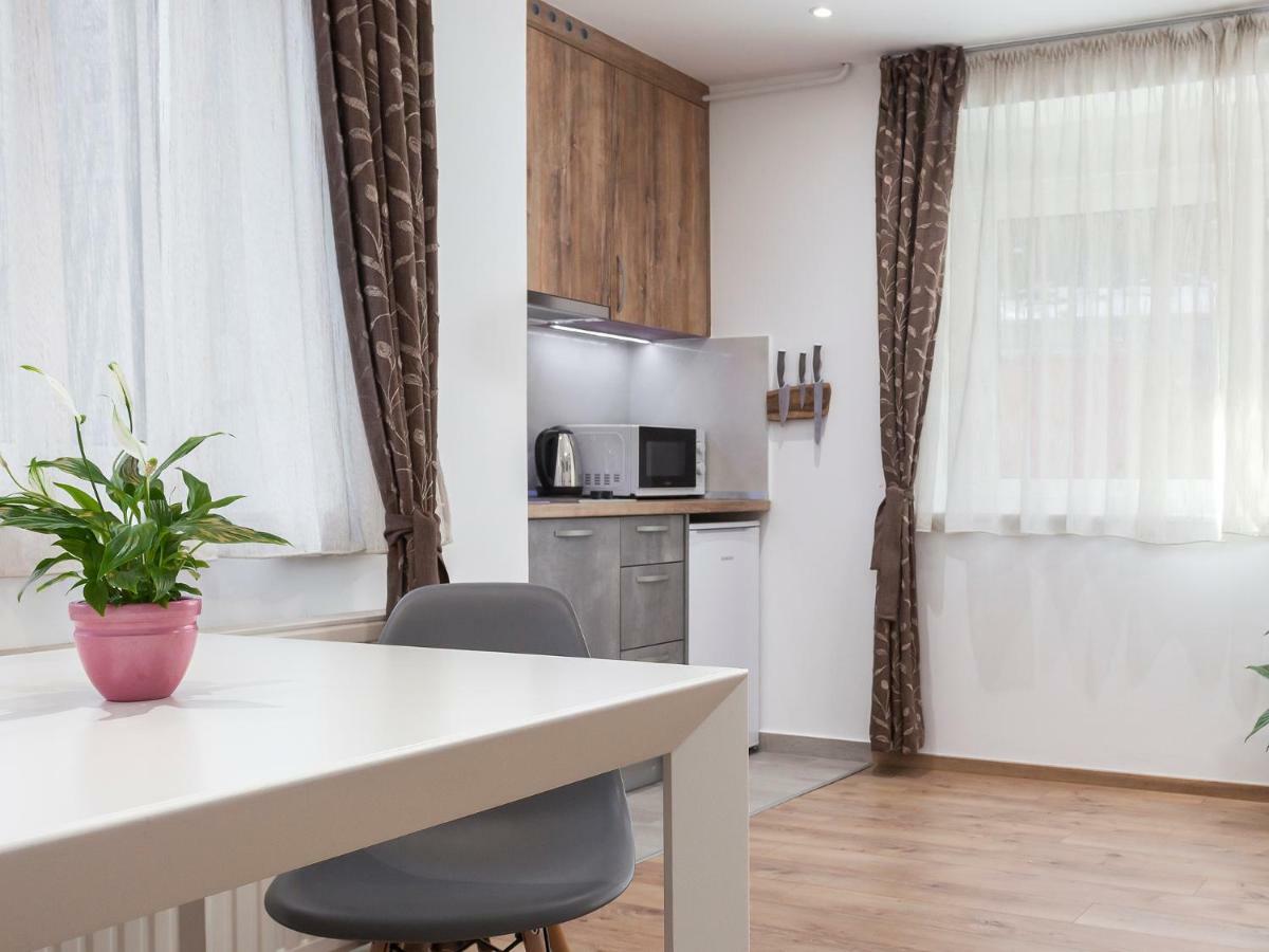 Oliva 4 Stars Apartment Загреб Екстериор снимка